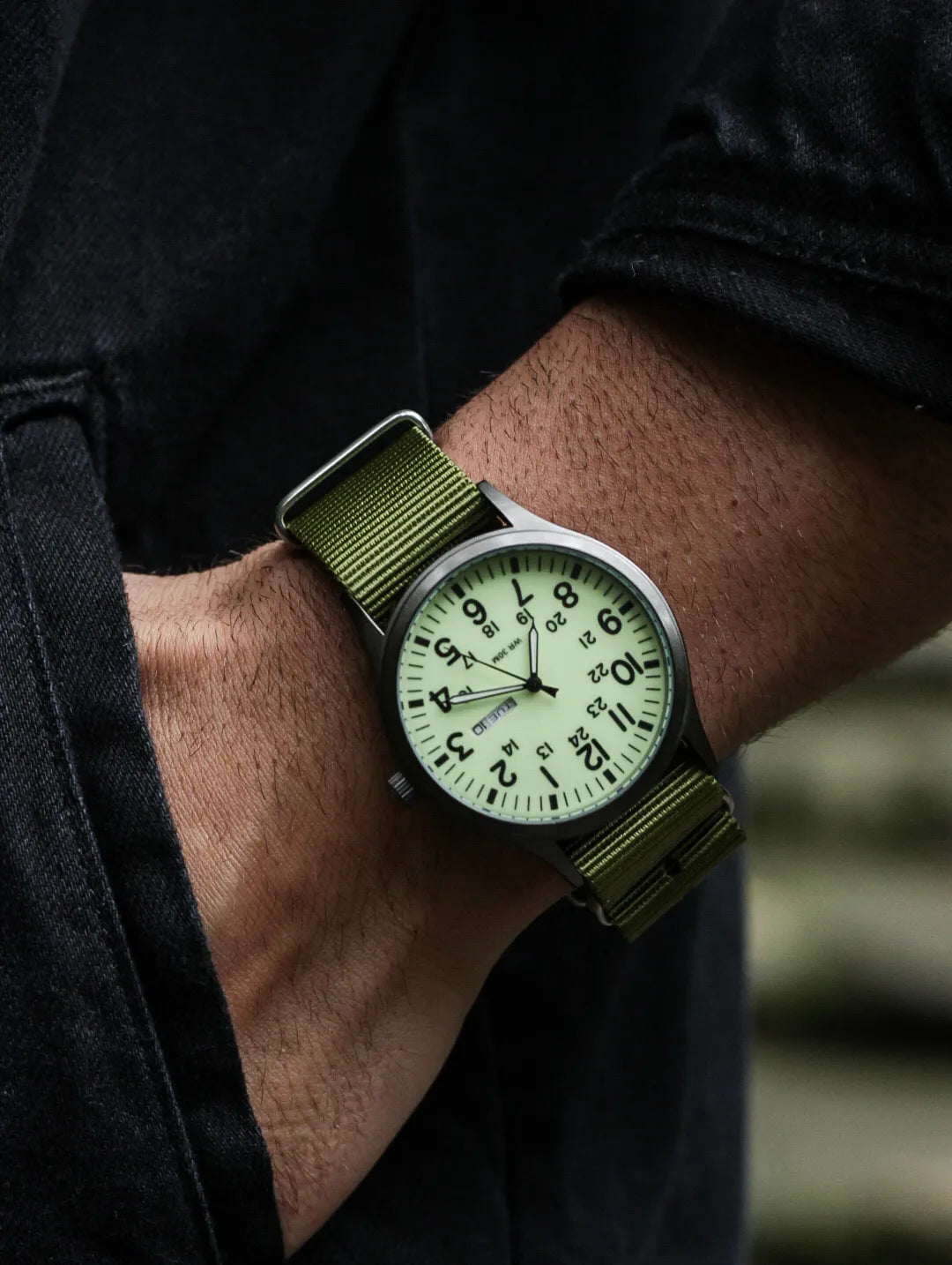 VANGUARD CALENDAR GREEN LUMINOUS