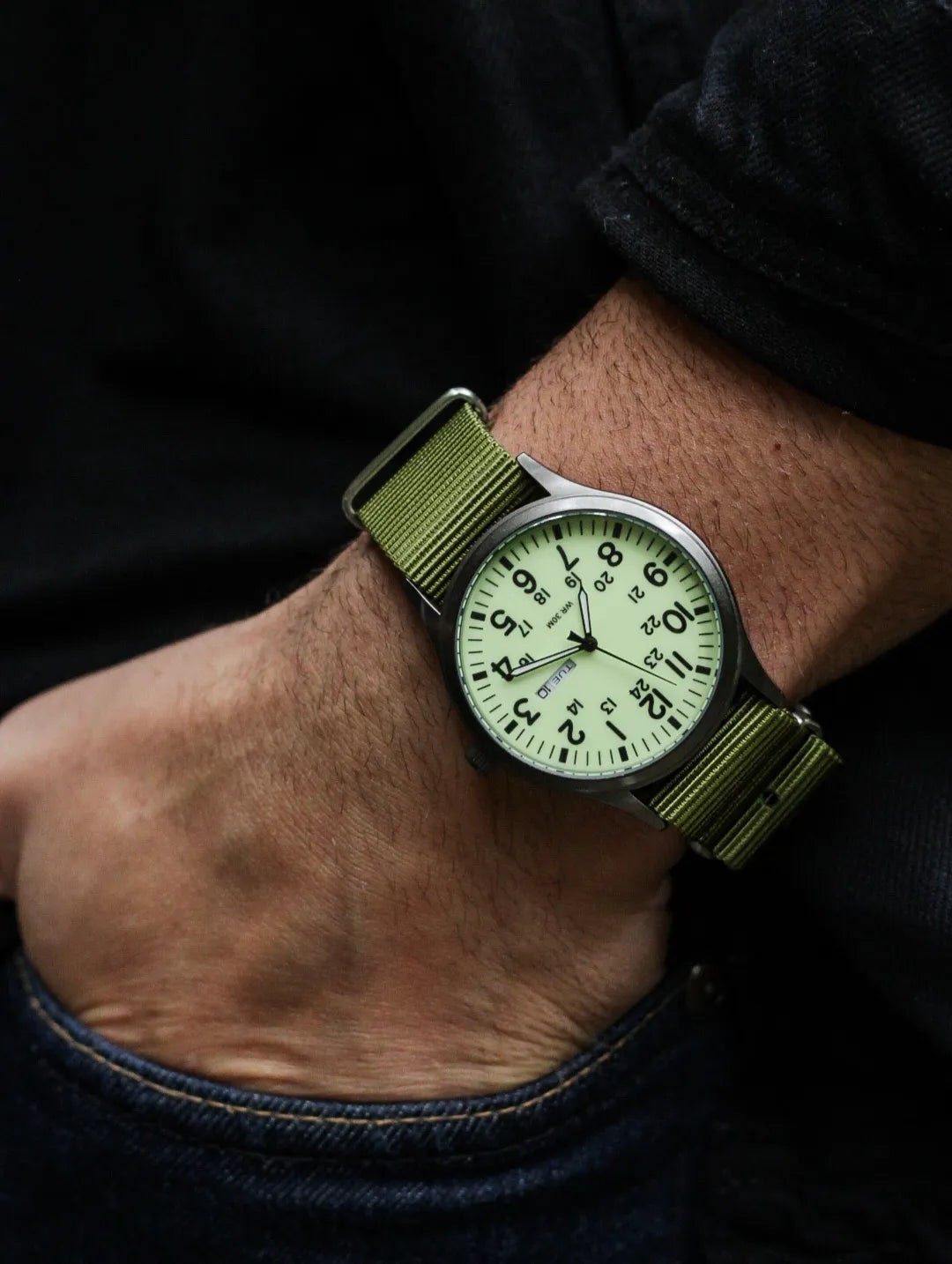 VANGUARD CALENDAR GREEN LUMINOUS